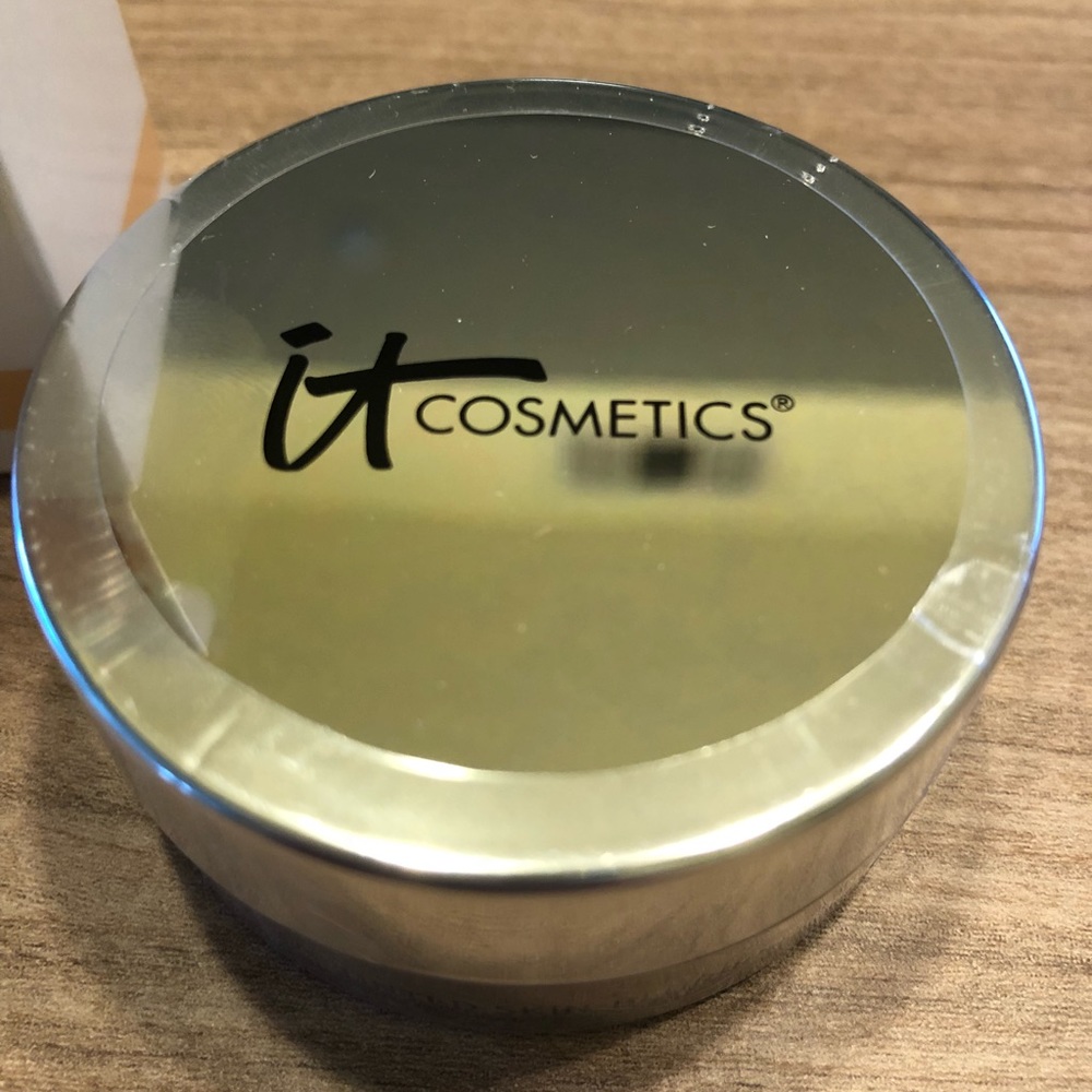 IT Cosmetics Face Powder - Picture 2 of 2